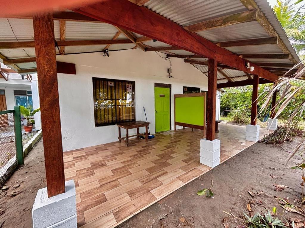 Отель Casa Turtle Bogue Тортугеро Экстерьер фото
